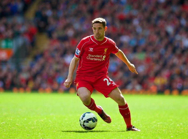 Joe Allen là cầu thủ thi đấu ở vị trí tiền vệ có chiều cao 1m68